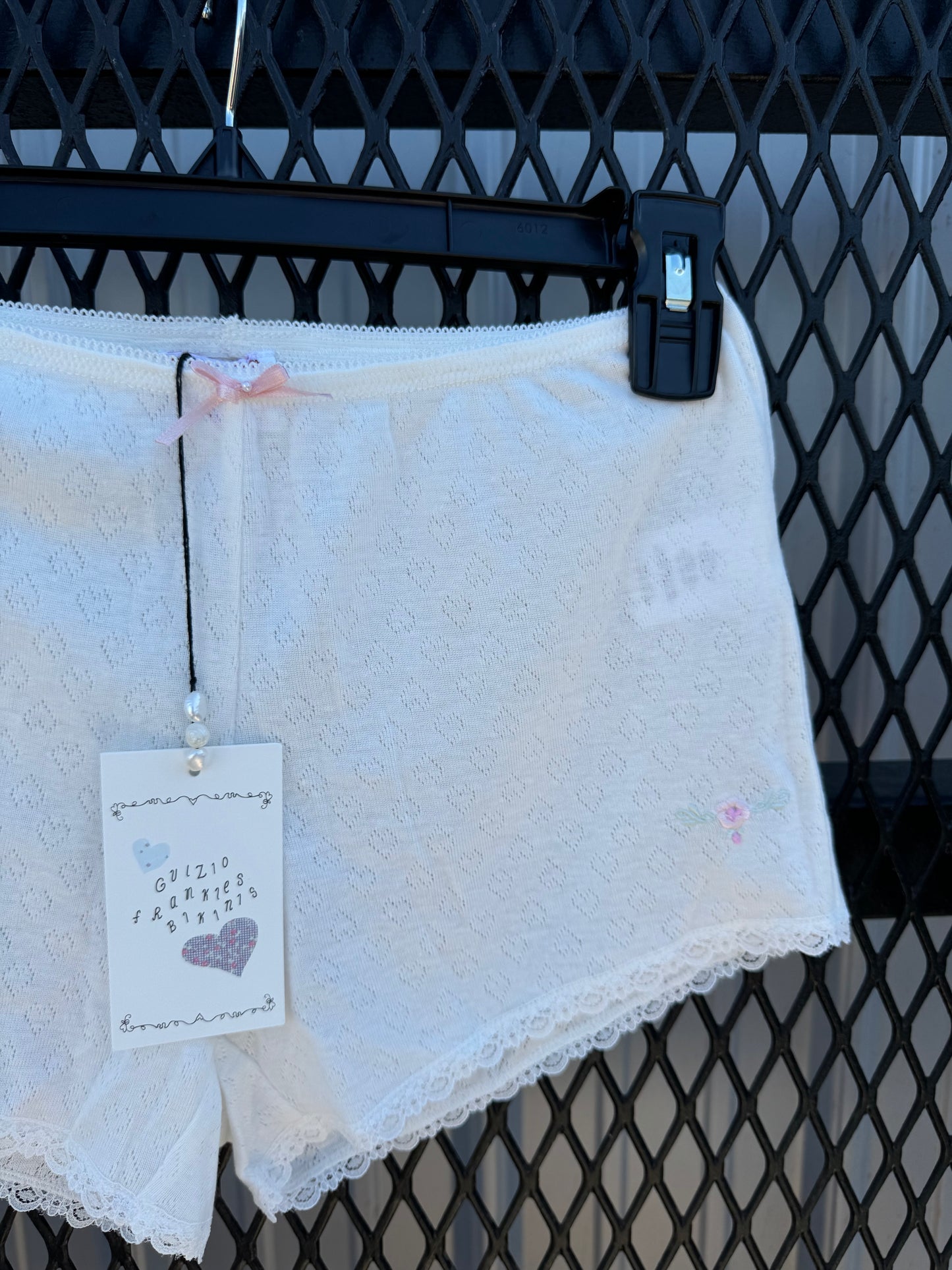 LAILA POINTELLE SHORT