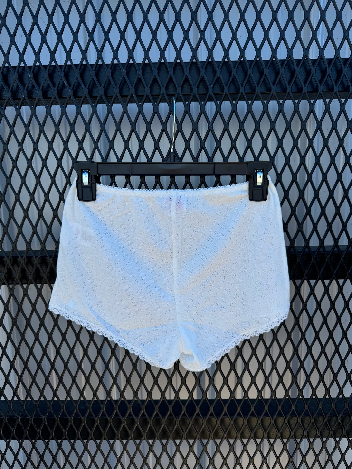 LAILA POINTELLE SHORT
