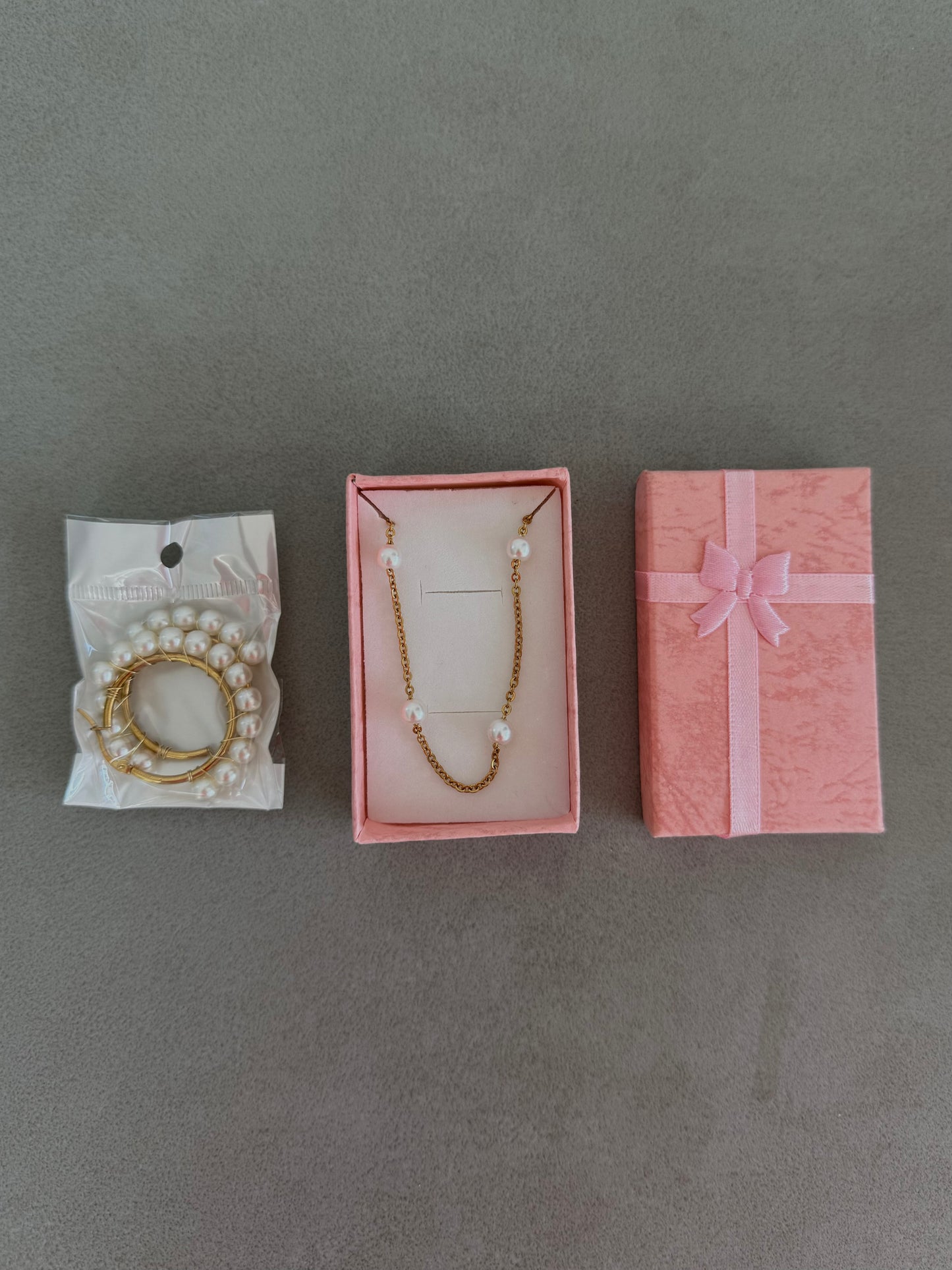 Pearls And Gold Set