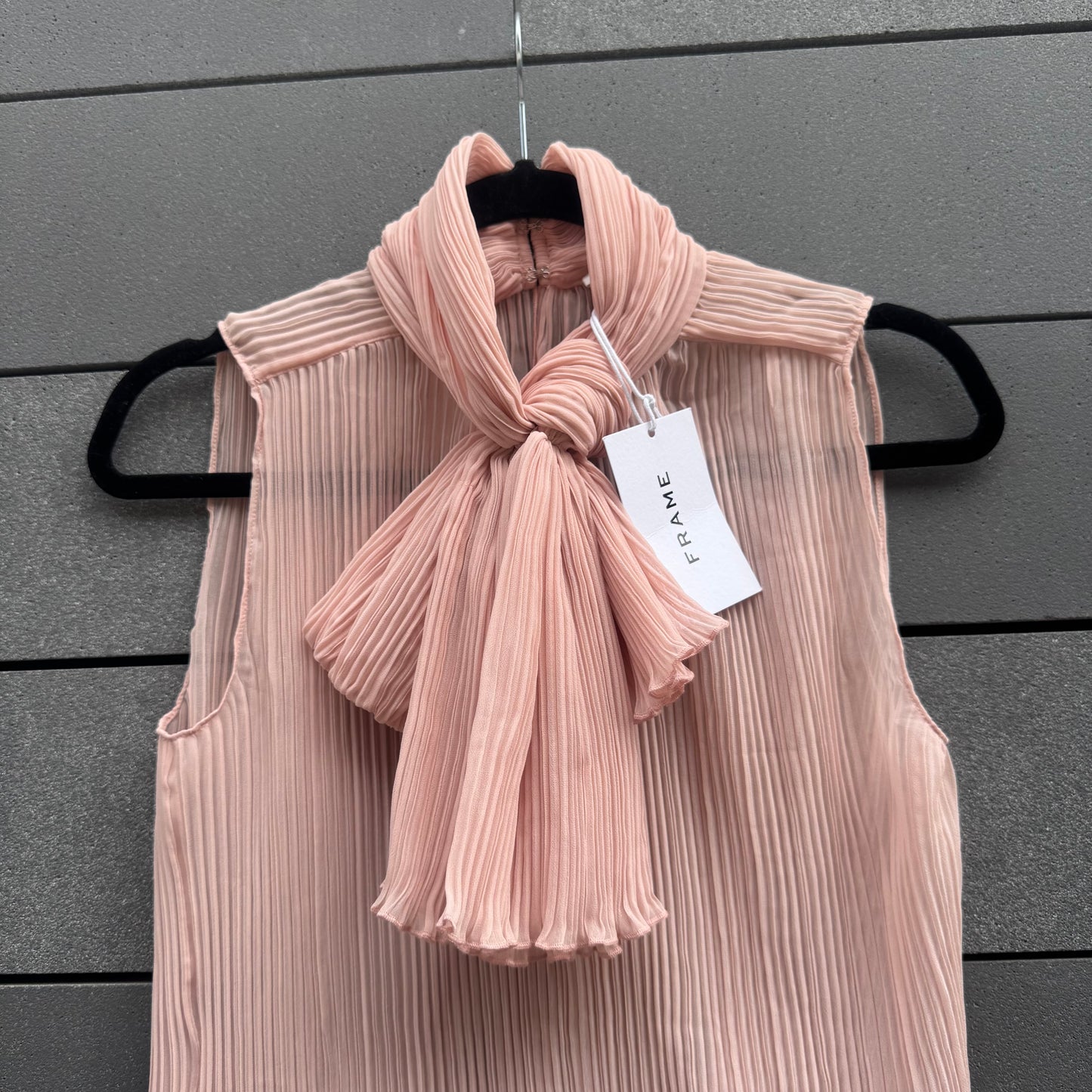 THE KNOT BLOUSE IN LIGHT PINK